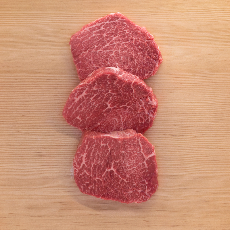リーズナブルな価格でブランド牛肉の旨みを味わう
その日一番の赤身肉をお届け